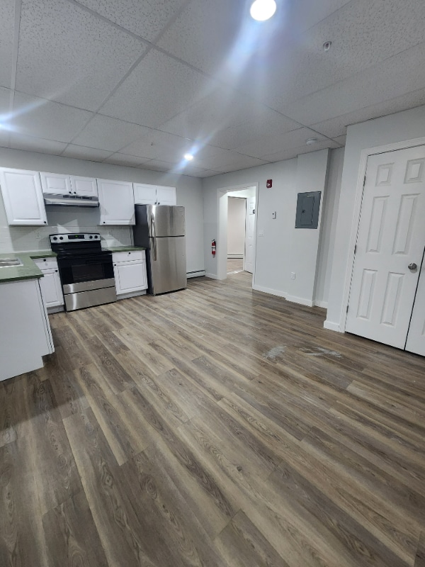 Building Photo - 151 S Main St