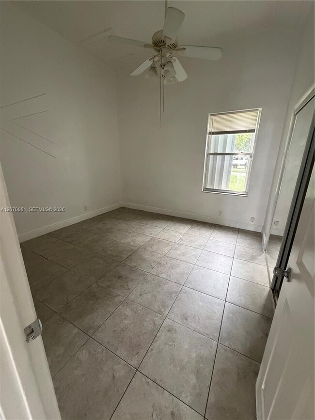 Building Photo - 410 N 58th Ave
