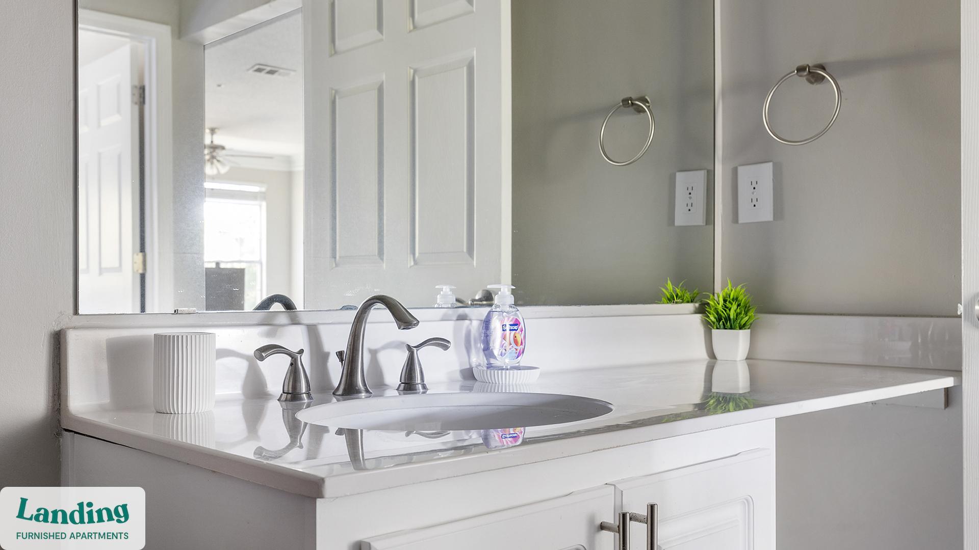 Building Photo - 100 Crossing Blvd