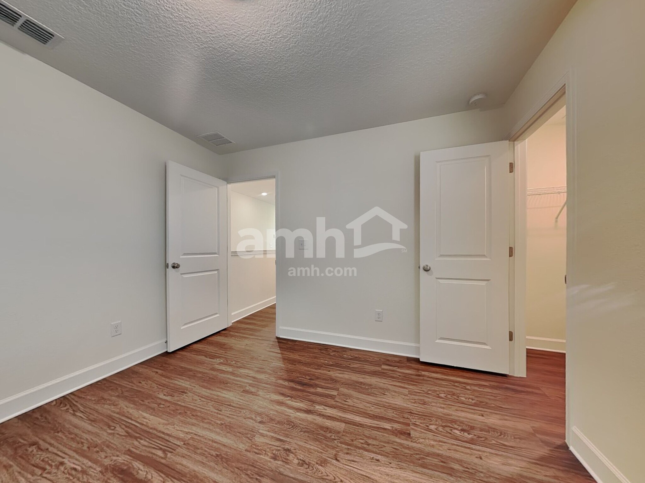 Building Photo - 5945 Hampton Creek Rd