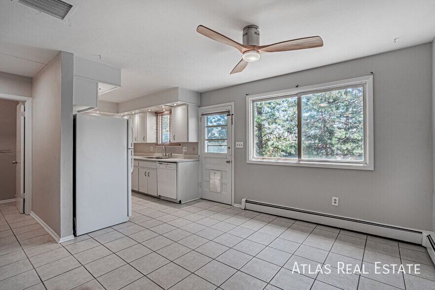 Building Photo - 9462 W 65th Ave