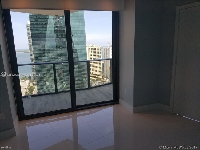 Building Photo - 2 br, 2 bath Condo - 1300 S Miami Ave