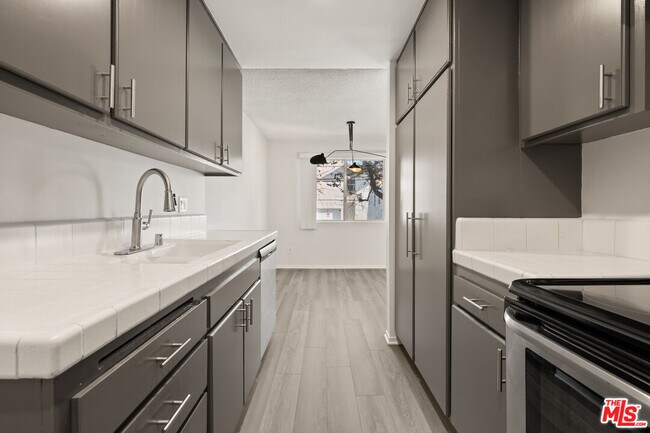 Building Photo - 1457 Butler Ave