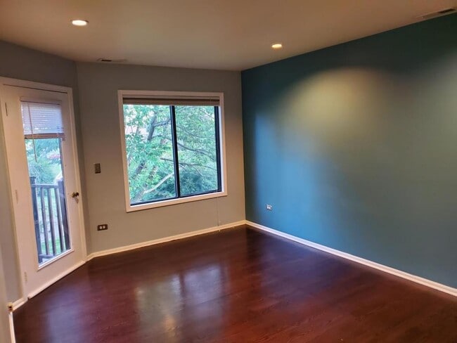Building Photo - 357 Bloomfield Ln