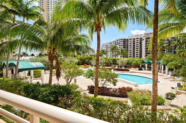 Building Photo - 888 Brickell Key Dr