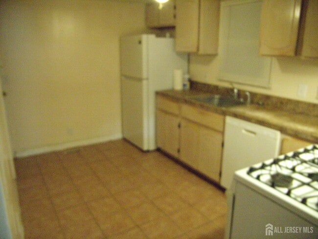 Building Photo - 634 St Georges Ave