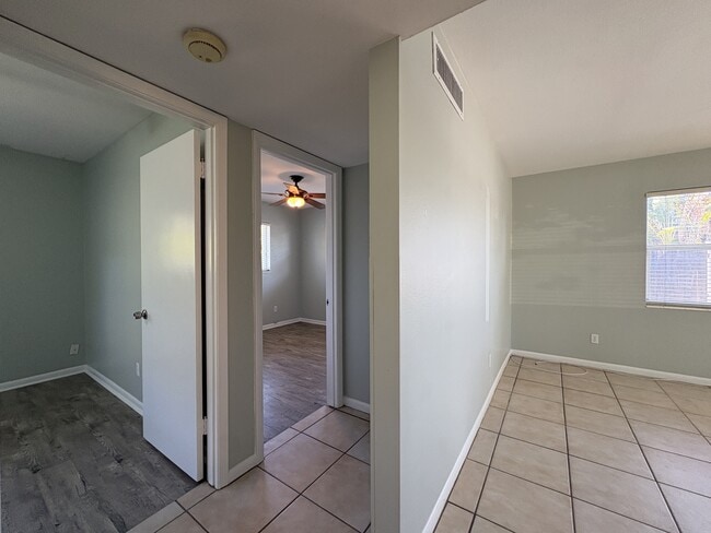 Building Photo - 1093 Hollygate Ln