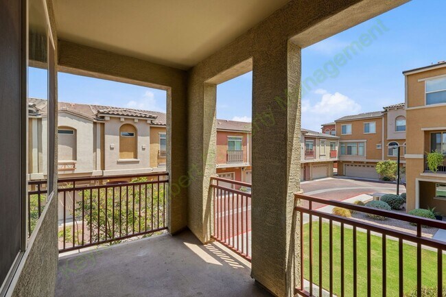Building Photo - 240 W Juniper Ave