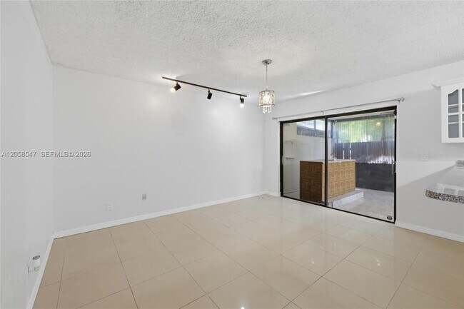 Building Photo - 6929 SW 38th St