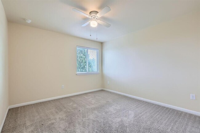 Building Photo - 112 Sabine River Dr