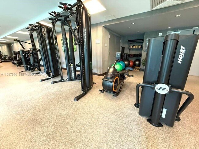 Building Photo - 951 Brickell Ave