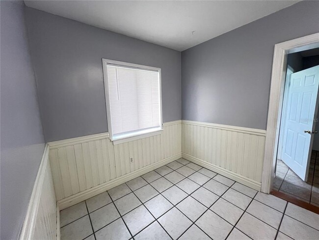 Building Photo - 3725 E Fort King St