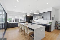 Building Photo - 9725 Lantana Wy