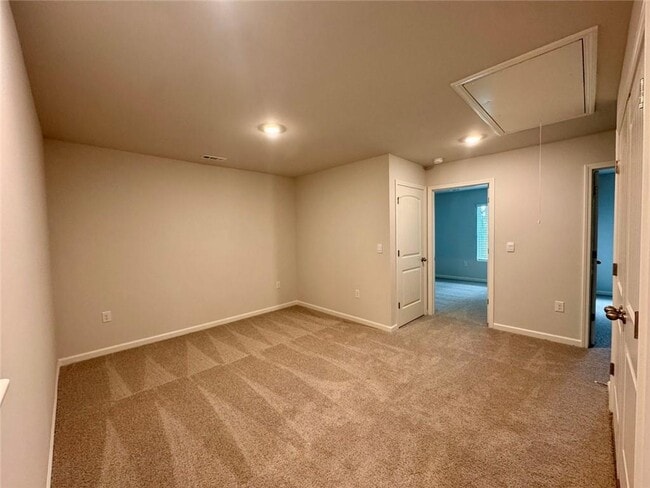 Building Photo - 24 Berryville Dr