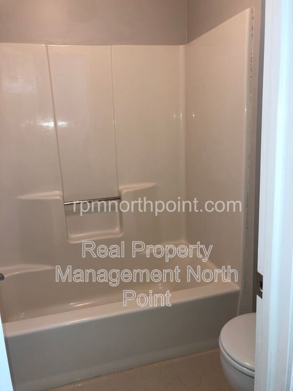 Building Photo - 1565 Maple Ridge Dr