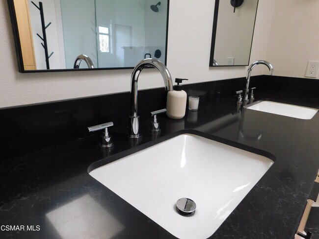 Building Photo - 30024 Quail Run Dr