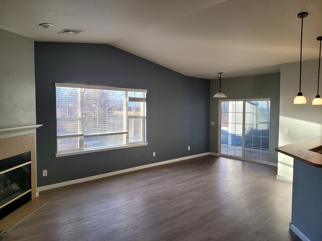 Building Photo - Spacious 2 bed 2 bath condo in S/E Fort Co...