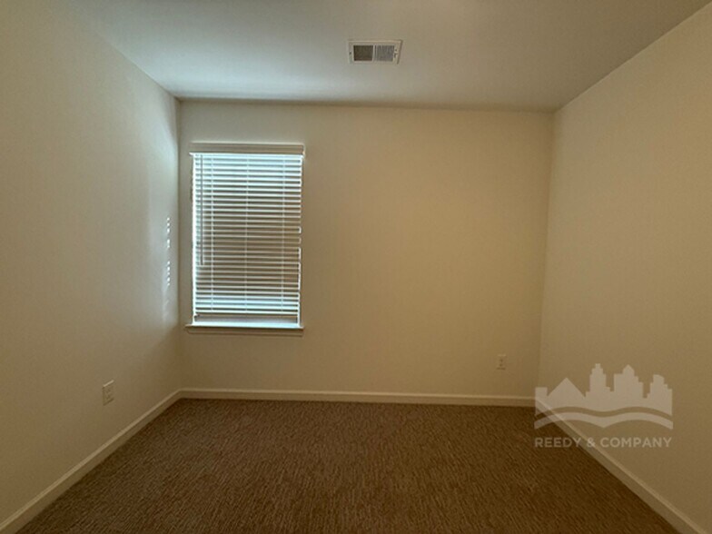 Building Photo - Beautiful NEW BUILD in Cordova!