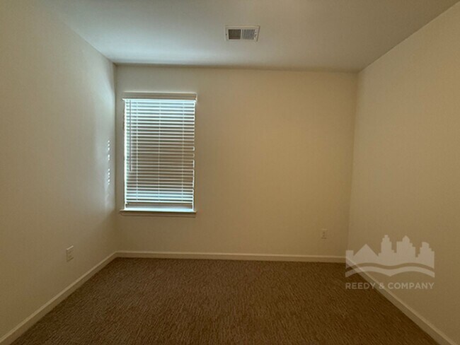 Building Photo - Beautiful NEW BUILD in Cordova!