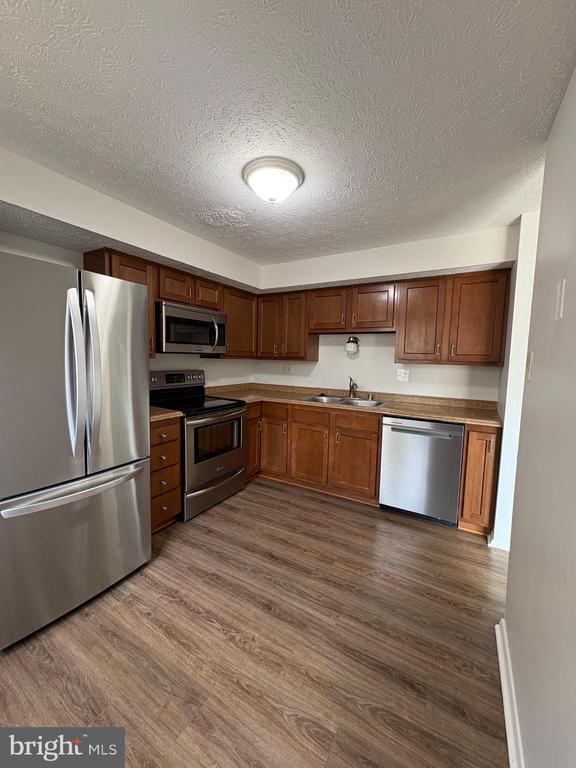 Building Photo - 9232 Pinenut Ct