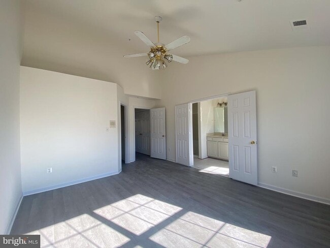 Building Photo - 13400 Fountain Club Dr