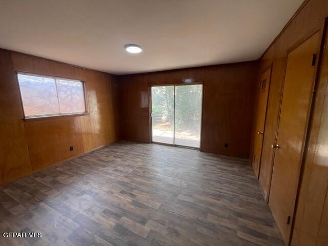 Building Photo - 3031 Van Buren Ave