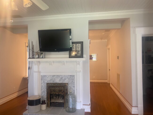 Building Photo - 2621 Lovick Rd