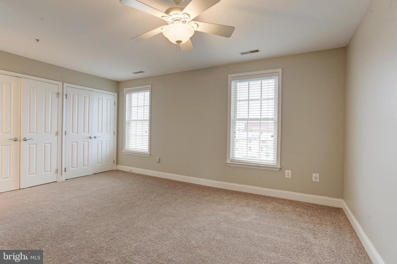 Building Photo - 833 Ramsay St