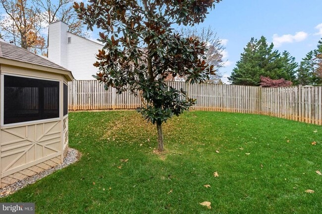 Building Photo - 5819 Stone Ridge Dr