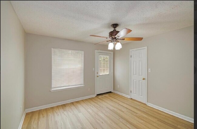 Building Photo - 3385 Tansey Ct