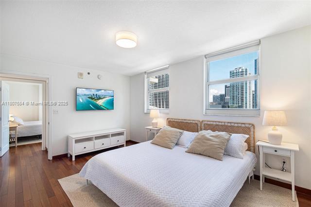 Building Photo - 1200 Brickell Bay Dr