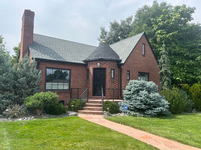 Primary Photo - 767 Forest St
