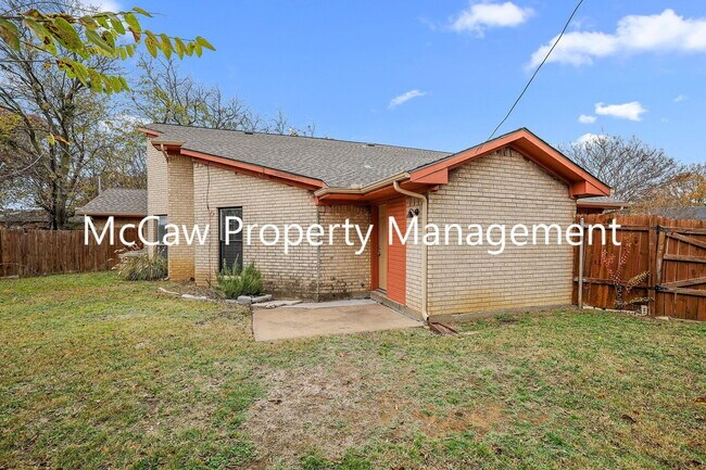 Building Photo - 1414 White Way