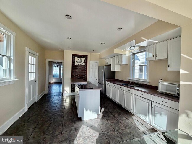 Building Photo - 48600 Deep Cove Ln