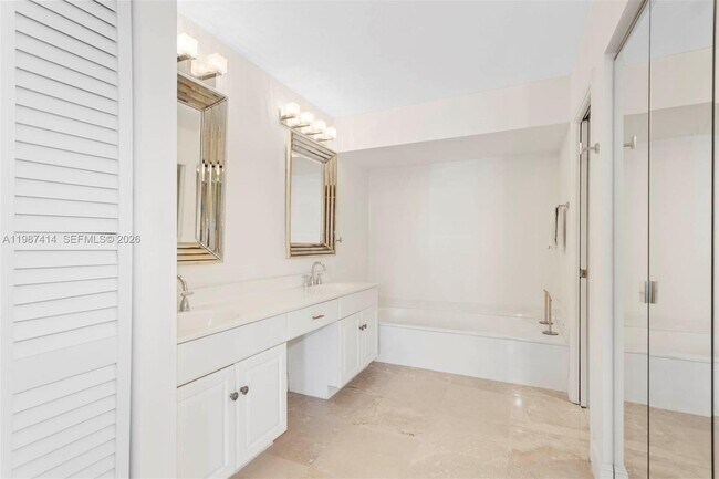 Building Photo - 3600 Mystic Pointe Dr