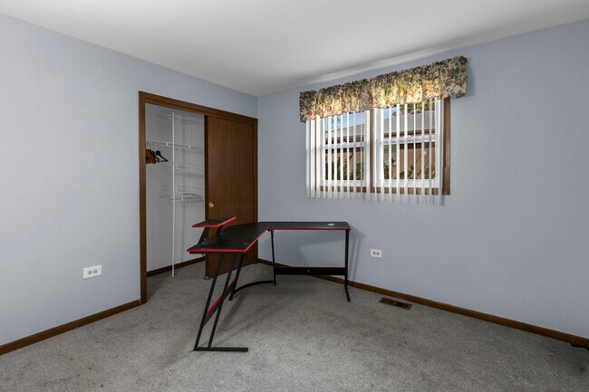 Building Photo - 7736 W 157th Pl