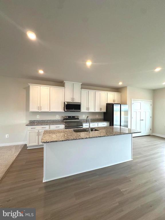 Building Photo - 369 Huntwell W Ave