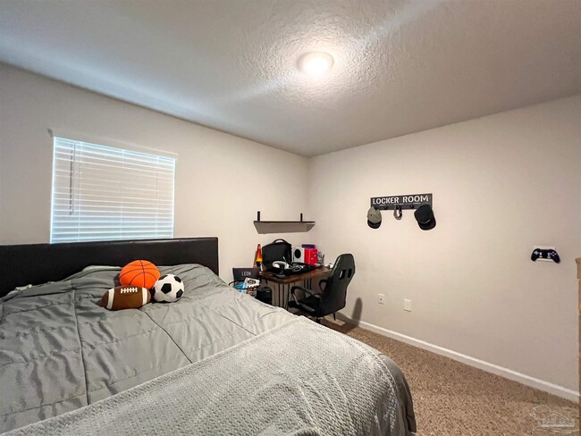 Building Photo - 1039 Lovebird Ct