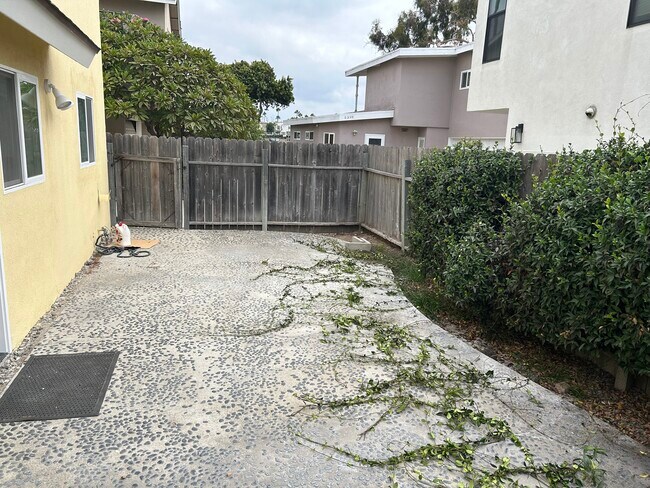 Building Photo - 5393 E Appian Way