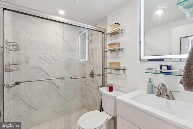 Building Photo - 2101 Chestnut St