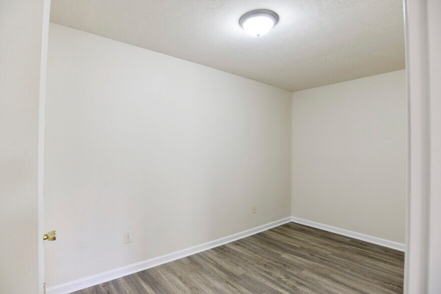 Building Photo - 15010 Point Lookout Rd