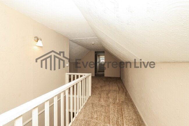 Building Photo - 4263 Woodcliffe Ave