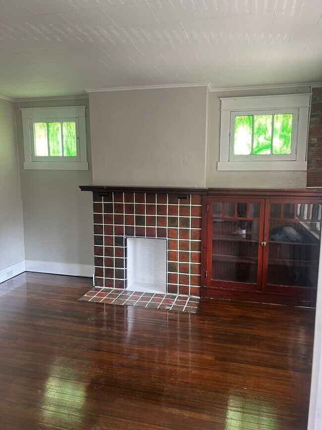 Building Photo - 415 Franklin St