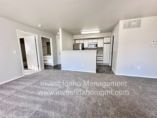 Building Photo - Fully renovated in 2025 2 bedroom, 2 bathroom ground floor apartment available soon.