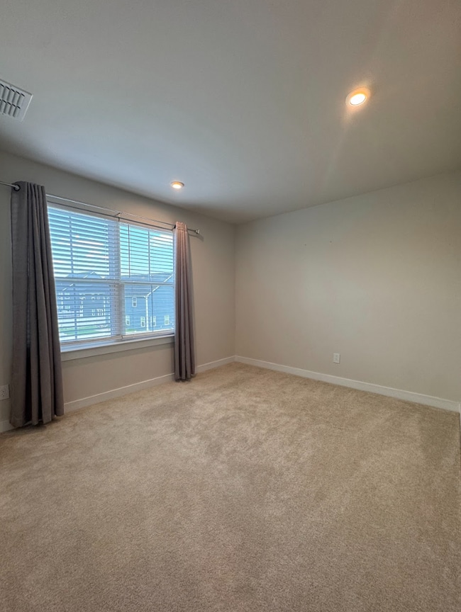 Building Photo - 204 Delamere Dr
