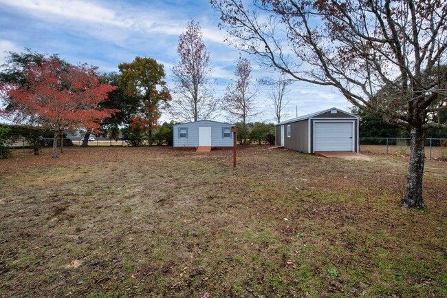 Building Photo - 400 Brown Pl