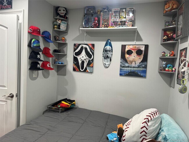 Building Photo - 614 Monroe Blvd