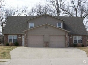 Building Photo - 307 Burnside Dr