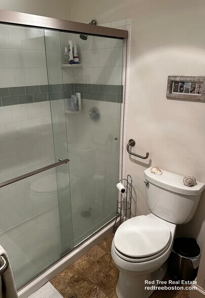 Building Photo - 202 St Paul St