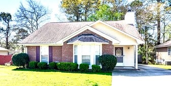 Building Photo - 5240 Spinnaker Ct